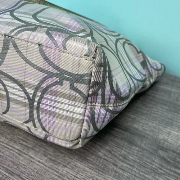 🩶 COACH Signature Tartan Plaid Shoulder Bag - Picture 8 of 16